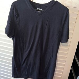 Urban pipeline size medium V-neck T-shirt